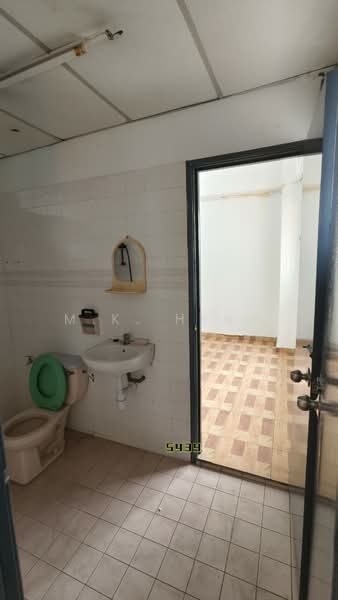 Kondominium untuk Dijual di Dynasty Condo (Dinasti Klang) - M.K. Heng - Bathroom - PropertyGuru.com.my