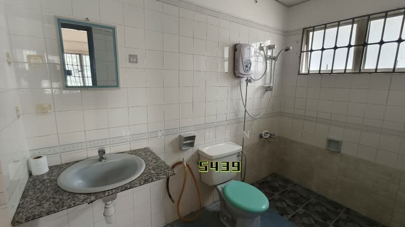 Kondominium untuk Dijual di Dynasty Condo (Dinasti Klang) - M.K. Heng - Bathroom - PropertyGuru.com.my