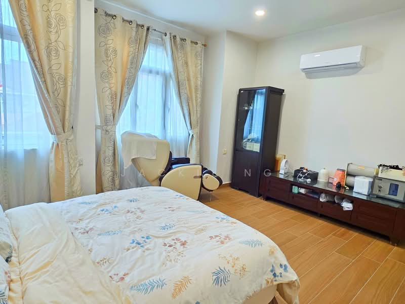 Rumah Teres 2-Tingkat untuk Dijual di Ara Damansara (Selangor) - Jackie Ng - Master Bedroom - PropertyGuru.com.my