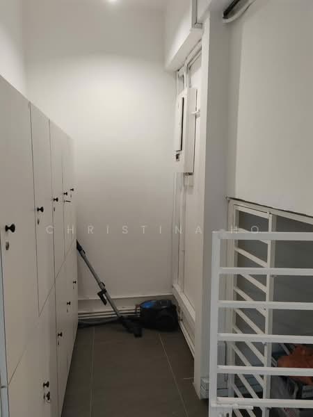 Kedai / Pejabat untuk Dijual di Taman Petaling Utama (Petaling Jaya) - Christina Ho - Corridor - PropertyGuru.com.my
