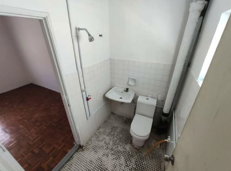 2.5-storey Terraced House for Sale in Batu Caves (Kuala Lumpur) - Marcus Lee - Bathroom - PropertyGuru.com.my