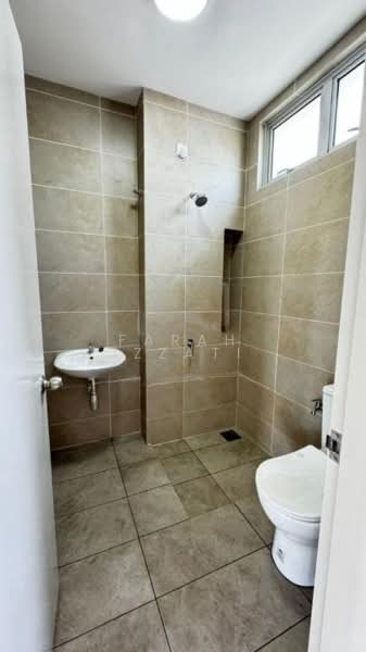 2-storey Terraced House for Rent in Bandar Rimbayu (Telok Panglima Garang) - Farah Izzati - Bathroom - PropertyGuru.com.my