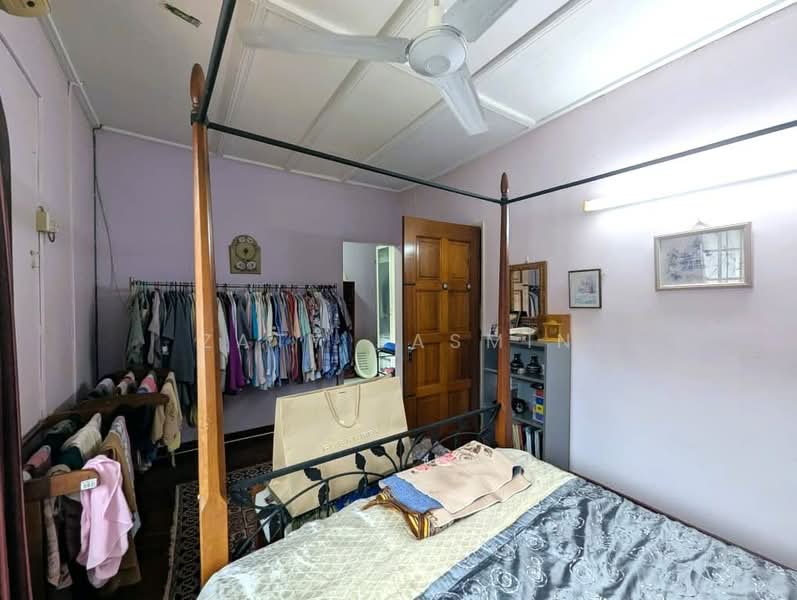 Bungalow for Sale in Taman Melawati (Ulu Kelang) - Zaty Jasmin - Bedroom - PropertyGuru.com.my