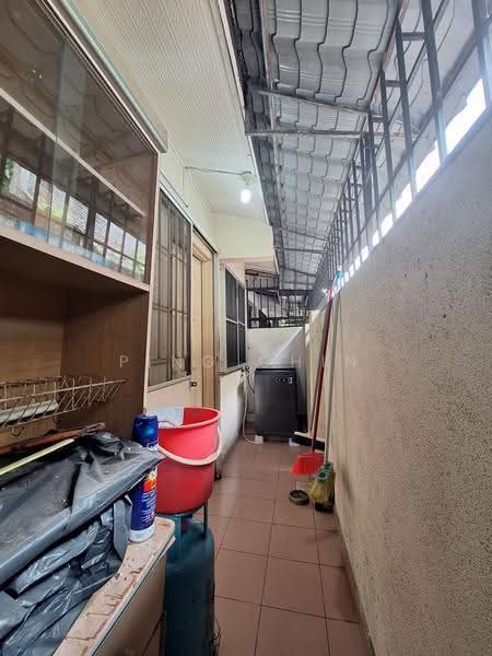 2-storey Terraced House for Sale in Jalan Klang Lama (Old Klang Road) (Kuala Lumpur) - Ping Chin - Balcony - PropertyGuru.com.my