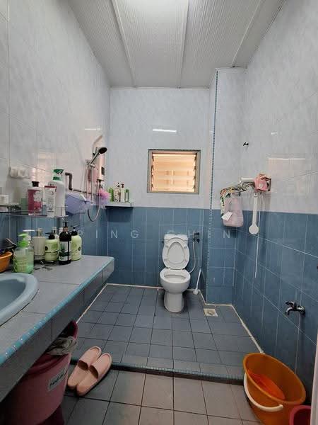 2-storey Terraced House for Sale in Jalan Klang Lama (Old Klang Road) (Kuala Lumpur) - Ping Chin - Bathroom - PropertyGuru.com.my