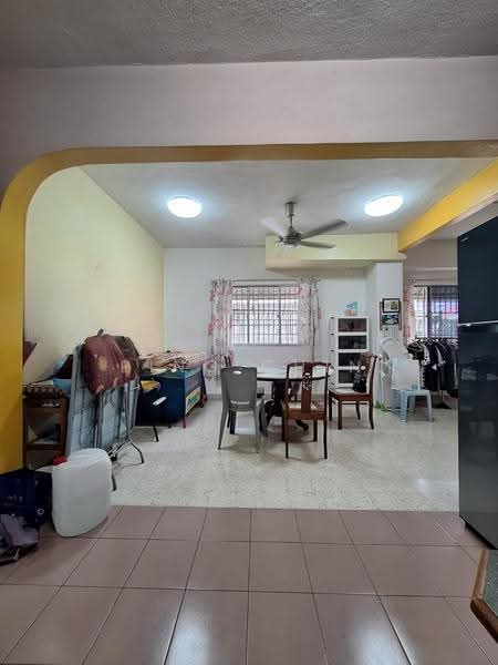 2-storey Terraced House for Sale in Jalan Klang Lama (Old Klang Road) (Kuala Lumpur) - Ping Chin - Living Room - PropertyGuru.com.my
