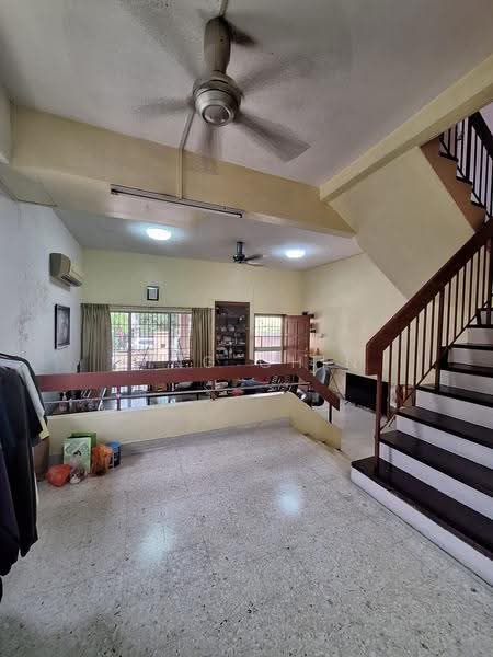 2-storey Terraced House for Sale in Jalan Klang Lama (Old Klang Road) (Kuala Lumpur) - Ping Chin - Living Room - PropertyGuru.com.my