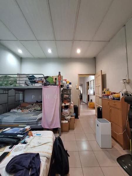 2-storey Terraced House for Sale in Jalan Klang Lama (Old Klang Road) (Kuala Lumpur) - Ping Chin - Bedroom - PropertyGuru.com.my
