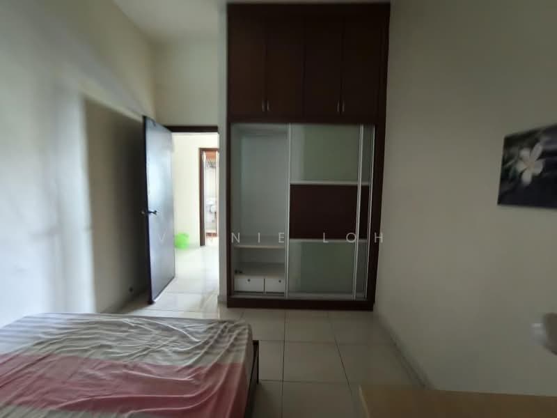 Kondominium untuk Disewa di The Brezza - Vinnie Loh - Bedroom - PropertyGuru.com.my