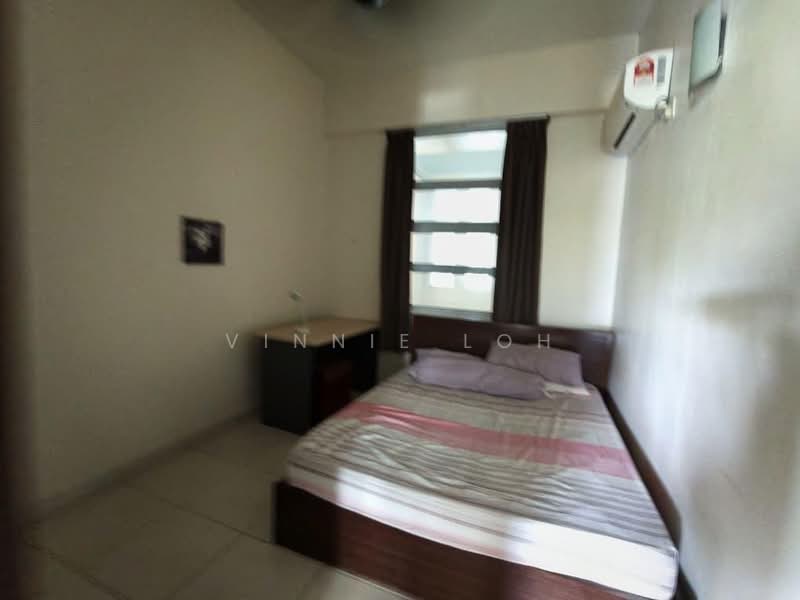 Kondominium untuk Disewa di The Brezza - Vinnie Loh - Bedroom - PropertyGuru.com.my