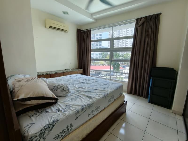 Kondominium untuk Disewa di The Brezza - Vinnie Loh - Bedroom - PropertyGuru.com.my