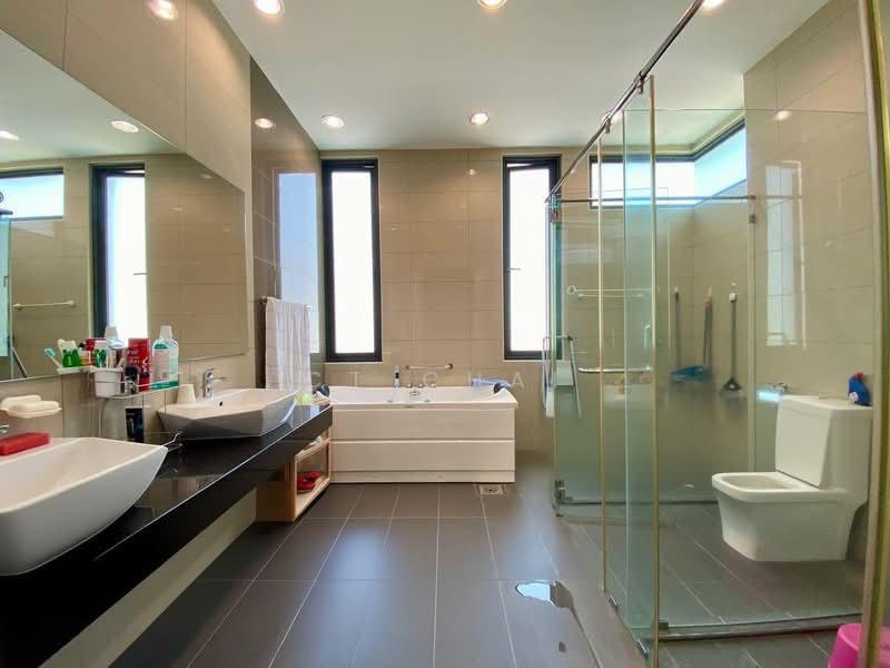 Rumah Banglo untuk Dijual di Pulau Tikus (George Town) - CT CHAI - Bathroom - PropertyGuru.com.my
