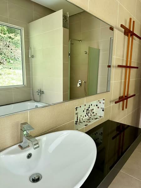 Rumah Banglo untuk Dijual di Sungai Penchala (Kuala Lumpur) - Sa'a Nordin - Bathroom - PropertyGuru.com.my