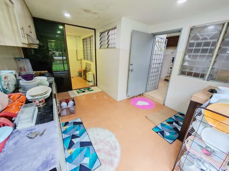2-storey Terraced House for Sale in Saujana Puchong (Puchong) - Evan Goh - Kitchen - PropertyGuru.com.my