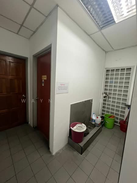 Office for Rent in Taman Sungai Besi Indah (Seri Kembangan) - Wayne Chong - Corridor - PropertyGuru.com.my