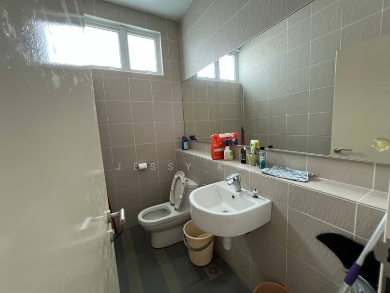 Semi-Detached House for Rent in Setia Tropika (Johor Bahru) - Jessy Koh - Bathroom - PropertyGuru.com.my