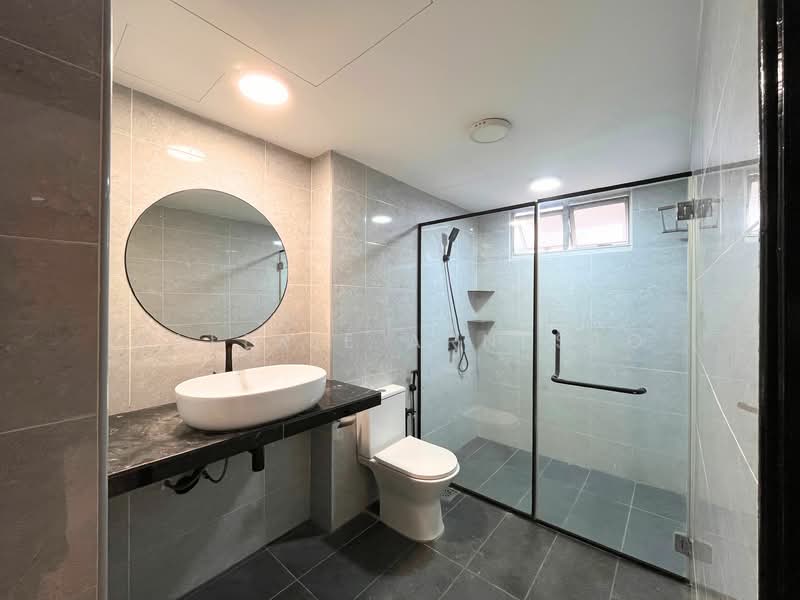 Kondominium untuk Dijual di Kiaramas Sutera - Valerie Arnesto - Master Bathroom - PropertyGuru.com.my