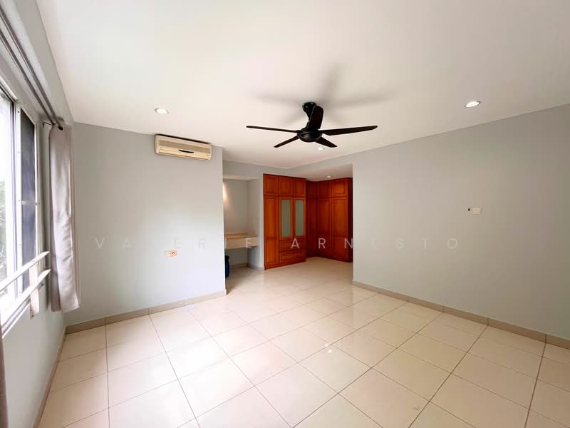 Kondominium untuk Dijual di Kiaramas Sutera - Valerie Arnesto - Master Bedroom - PropertyGuru.com.my