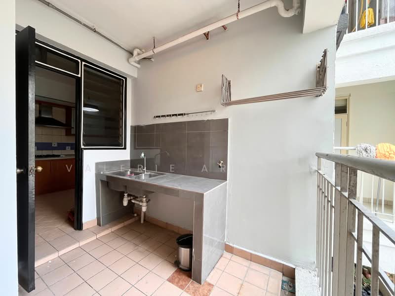 Kondominium untuk Dijual di Kiaramas Sutera - Valerie Arnesto - Wet Kitchen - PropertyGuru.com.my