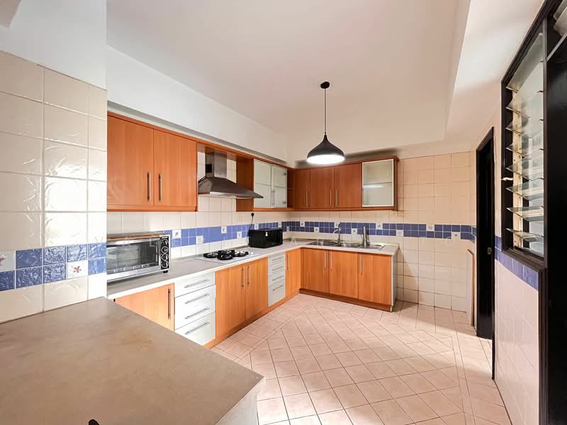 Kondominium untuk Dijual di Kiaramas Sutera - Valerie Arnesto - Kitchen - PropertyGuru.com.my