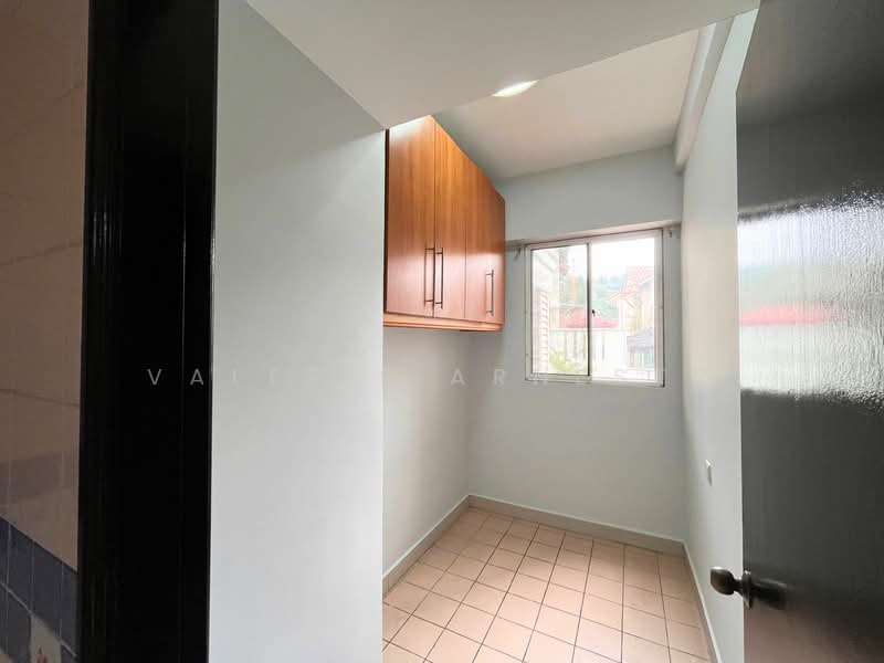 Kondominium untuk Dijual di Kiaramas Sutera - Valerie Arnesto - Maids Room - PropertyGuru.com.my