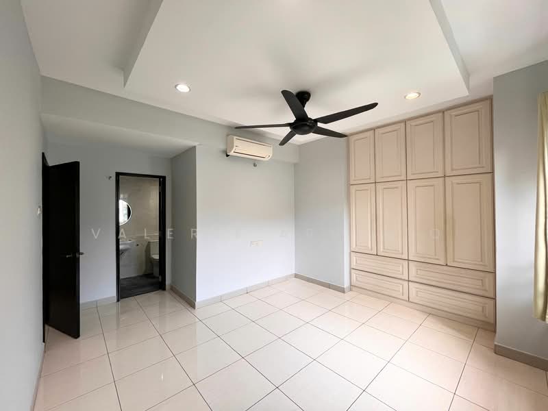 Kondominium untuk Dijual di Kiaramas Sutera - Valerie Arnesto - Bedroom 1 - PropertyGuru.com.my