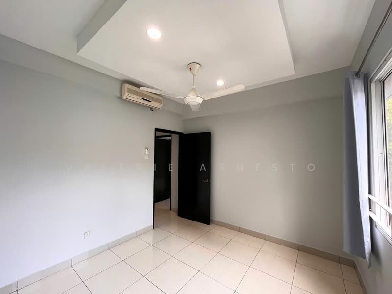 Kondominium untuk Dijual di Kiaramas Sutera - Valerie Arnesto - Bedroom 2 - PropertyGuru.com.my