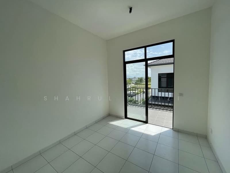 Rumah Teres 2 Tingkat untuk Dijual di Eco Grandeur (Puncak Alam) - Shahrul Hafizi - Balcony - PropertyGuru.com.my
