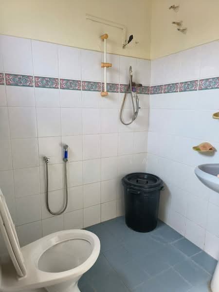 1.5-storey Terraced House for Sale in Kepong Baru (Kepong) - Kelly Lai - Bathroom - PropertyGuru.com.my