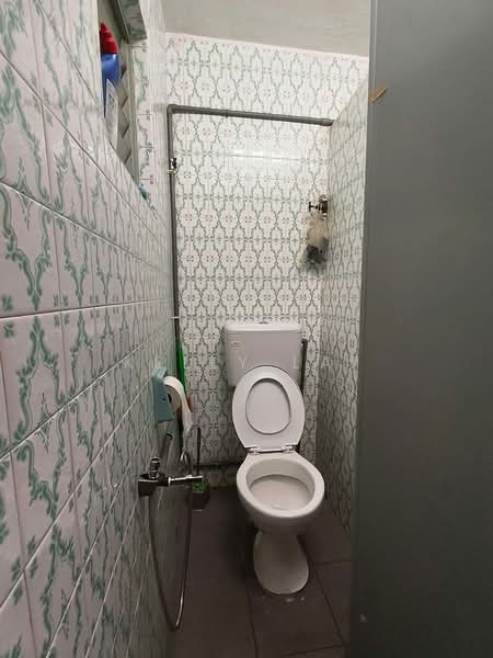 1.5-storey Terraced House for Sale in Kepong Baru (Kepong) - Kelly Lai - Bathroom - PropertyGuru.com.my