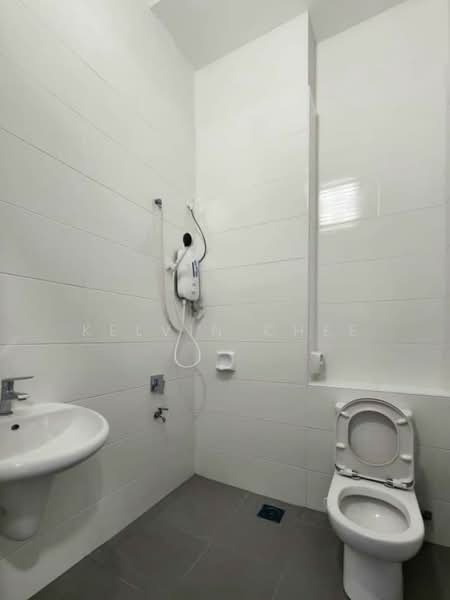 Rumah Teres 2 Tingkat untuk Dijual di Johor Bahru (Johor) - Kelvin Chee - Bathroom - PropertyGuru.com.my