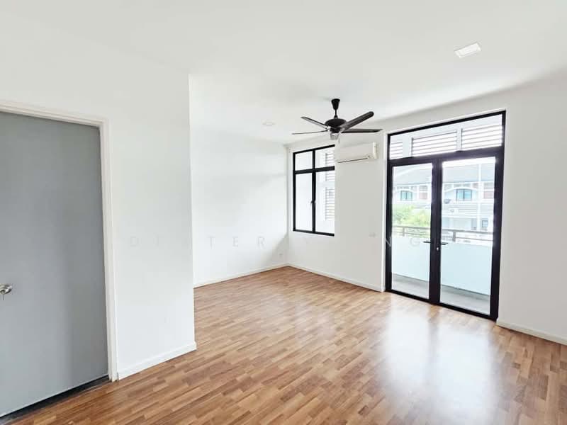 2-storey Terraced House for Sale in Eco Majestic (Semenyih) - Dexter Yeong - Balcony - PropertyGuru.com.my