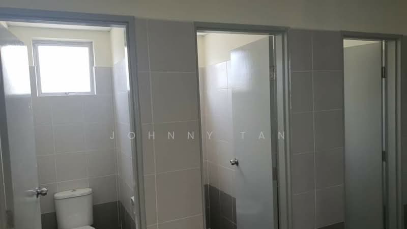 Kilang untuk Dijual di Saujana Rawang (Rawang) - Johnny Tan - Bathroom - PropertyGuru.com.my