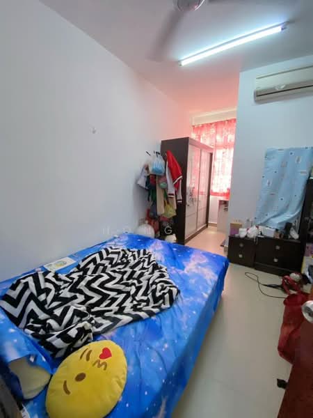 2-storey Terraced House for Sale in Taman Bestari Indah (Ulu Tiram) - Hong . - Bedroom - PropertyGuru.com.my