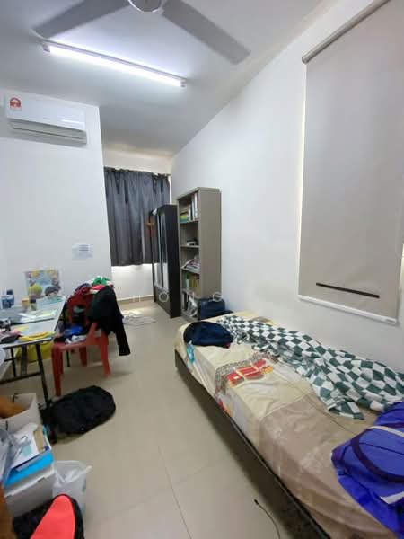 2-storey Terraced House for Sale in Taman Bestari Indah (Ulu Tiram) - Hong . - Bedroom - PropertyGuru.com.my