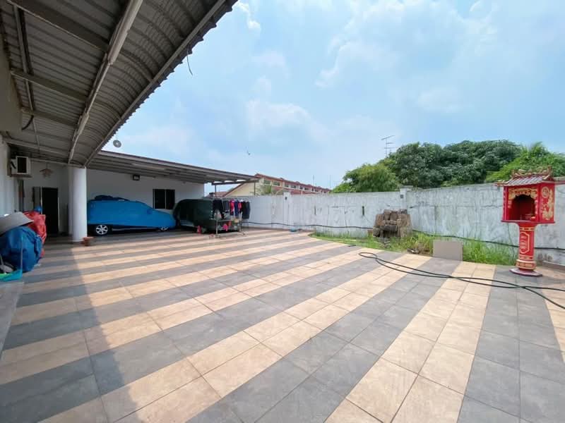 2-storey Terraced House for Sale in Taman Bestari Indah (Ulu Tiram) - Hong . - Exterior - PropertyGuru.com.my