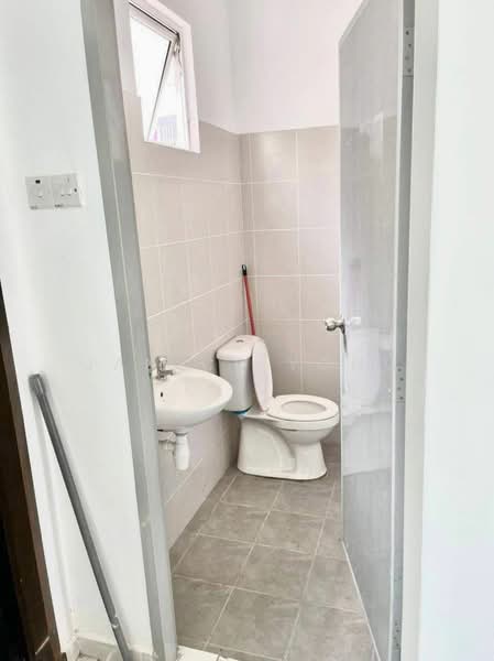 2-storey Terraced House for Sale in Taman Scientex Utama (Senai) - Janice Yong - Bathroom - PropertyGuru.com.my