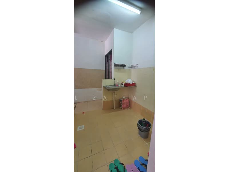 Pangsapuri untuk Dijual di Enggang Apartment - Liza Yap - Kitchen - PropertyGuru.com.my