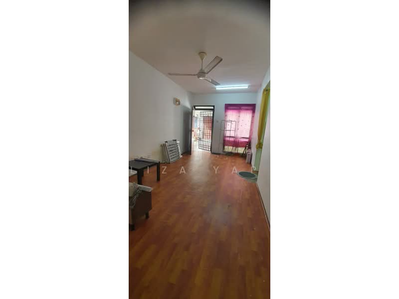 Pangsapuri untuk Dijual di Enggang Apartment - Liza Yap - Living Room - PropertyGuru.com.my