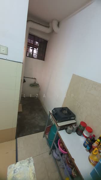 Pangsapuri untuk Dijual di Enggang Apartment - Liza Yap - Kitchen - PropertyGuru.com.my