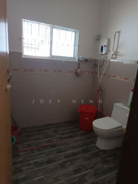 Bungalow for Sale in Kampung Lobak (Seremban) - Joey Heng - Bathroom - PropertyGuru.com.my