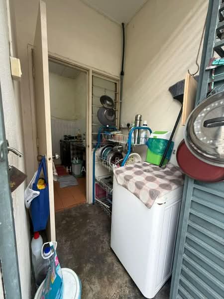 1-storey Terraced House for Sale in Saujana Puchong (Puchong) - Nazrin Hakimin - Kitchen - PropertyGuru.com.my