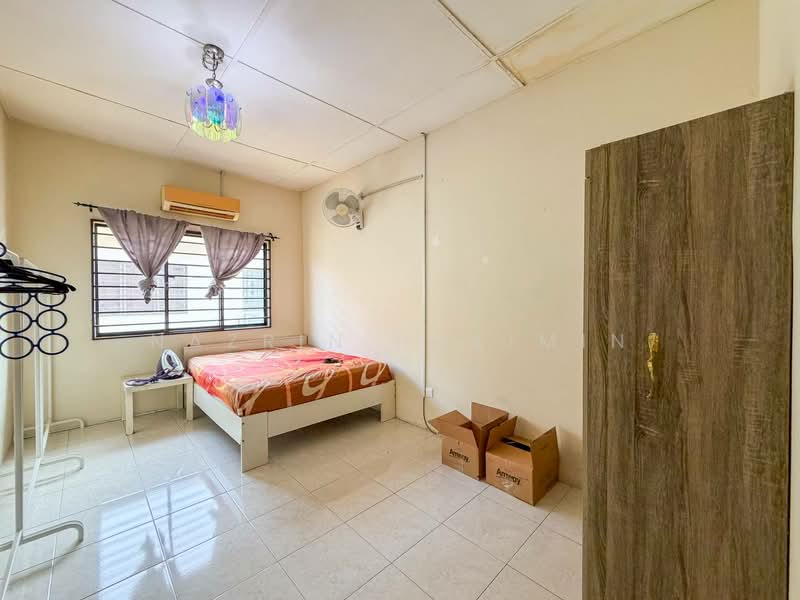 2-storey Terraced House for Sale in Bandar Nusaputra (Puchong) - Nazrin Hakimin - Bedroom - PropertyGuru.com.my