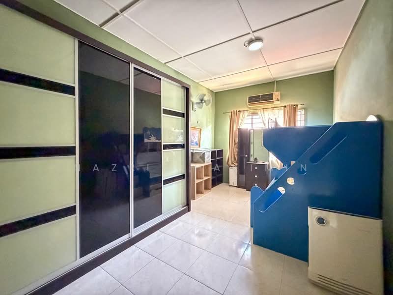 2-storey Terraced House for Sale in Bandar Nusaputra (Puchong) - Nazrin Hakimin - Bedroom - PropertyGuru.com.my