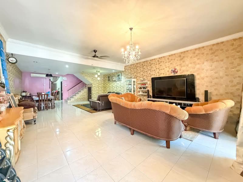 2-storey Terraced House for Sale in Bandar Nusaputra (Puchong) - Nazrin Hakimin - Living Room - PropertyGuru.com.my