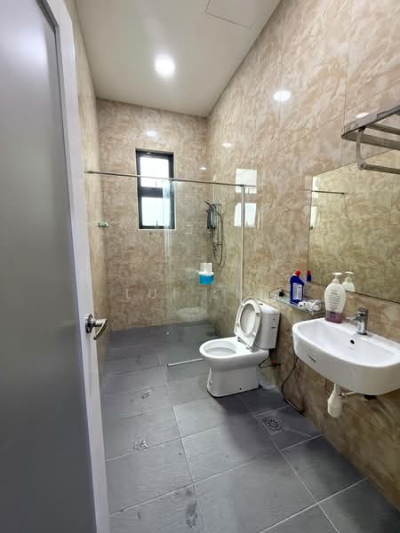 Rumah Berkembar untuk Dijual di Johor Bahru (Johor) - Lui Lui - Bathroom - PropertyGuru.com.my