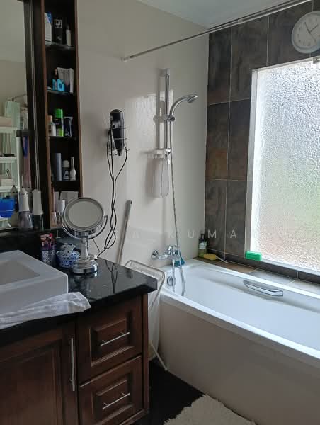 Bungalow for Sale in Petaling Jaya (Selangor) - Linga Kumar - Bathroom - PropertyGuru.com.my