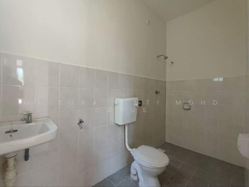 Rumah Banglo untuk Dijual di Mahkota Hills (Lenggeng) - Maizura binti Mohd Darus - Bathroom - PropertyGuru.com.my