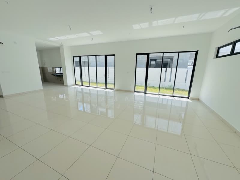 Rumah Berkembar untuk Dijual di Elmina (Shah Alam) - Mohammad Din Majid - Living Room - PropertyGuru.com.my