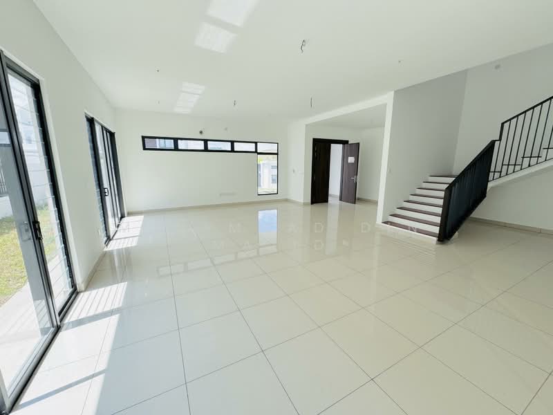 Rumah Berkembar untuk Dijual di Elmina (Shah Alam) - Mohammad Din Majid - Living Room - PropertyGuru.com.my